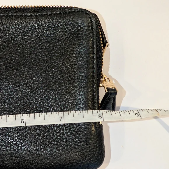 Coach Black Leather Wristlet with Double Gold Zipper - GUC - Picture 11 of 13